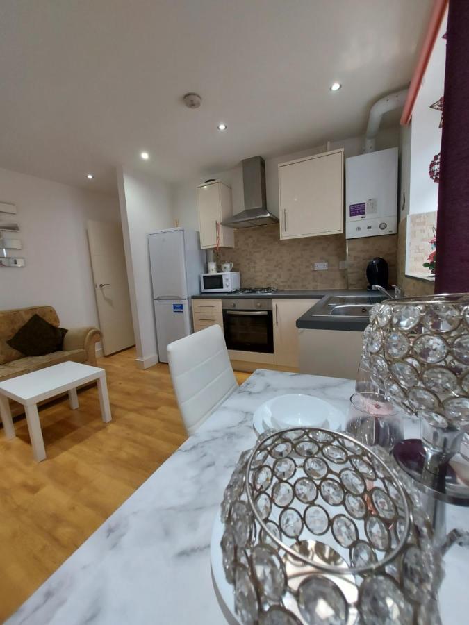 Lux Apartment In Gatwick Κρόουλι Εξωτερικό φωτογραφία